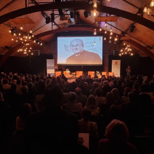 Soirée Salman Rushdie : le prix de la liberté n’intéresse pas la presse belge. 