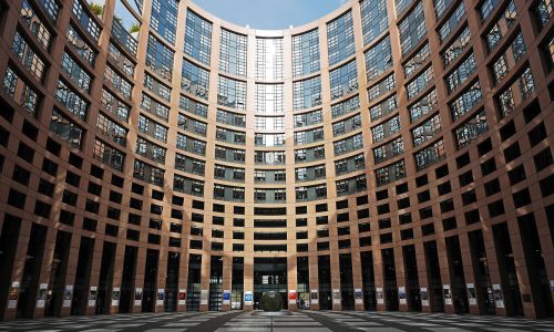 Entre Trump et Poutine, l’urgence d’un patriotisme européen